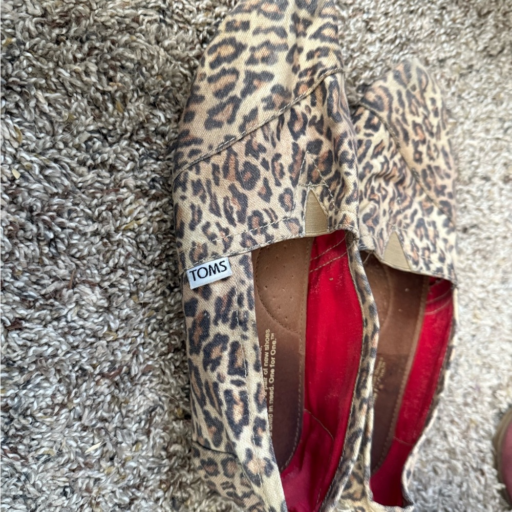 TOMS Wild Patterned Slip-Ons - Picture 4 of 7